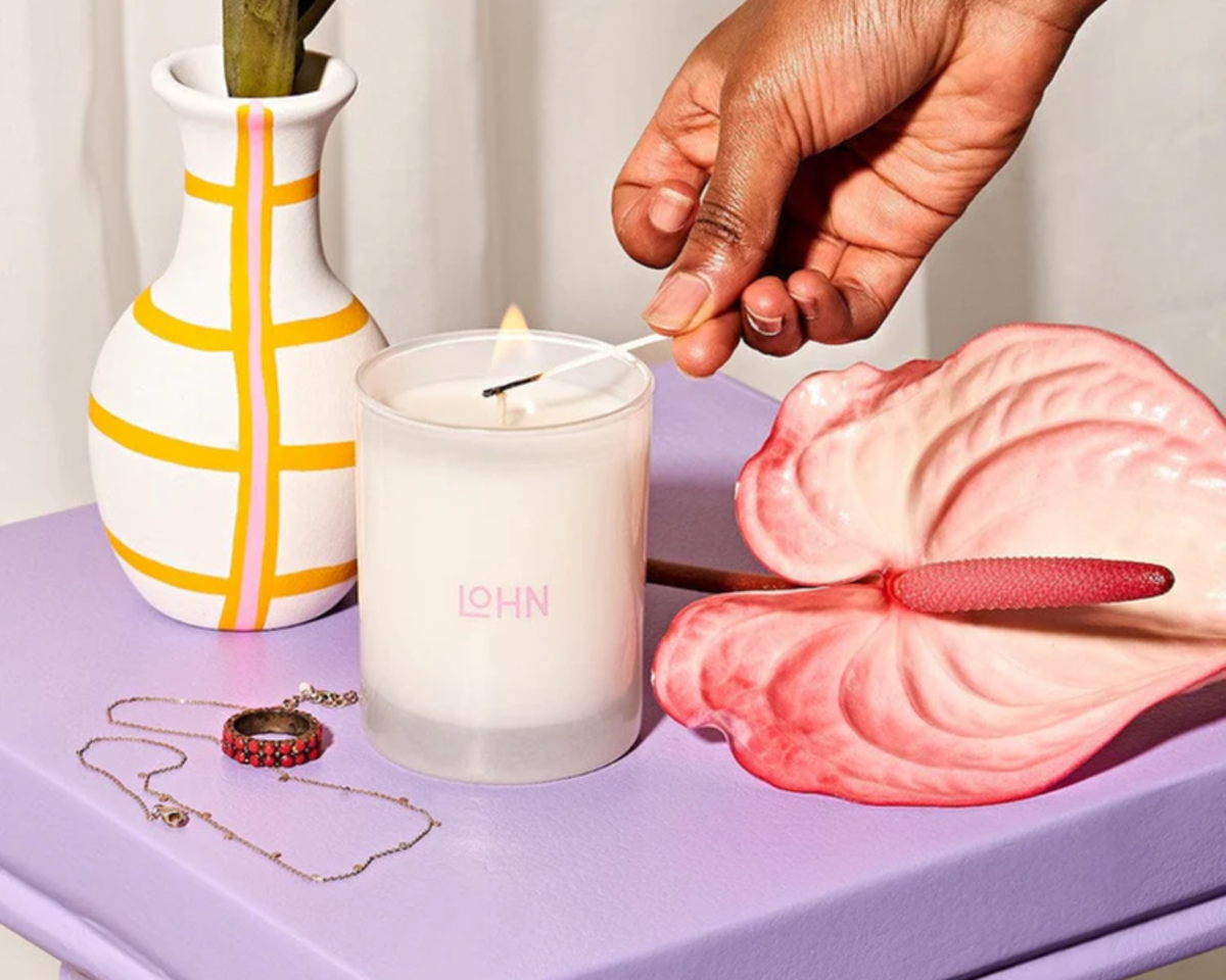 Lohn soy candle in minimalist vessel