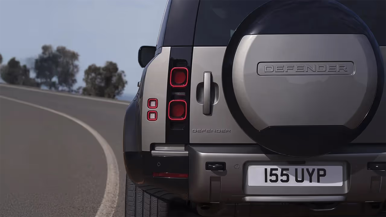 MY25 Defender 110 rear detail