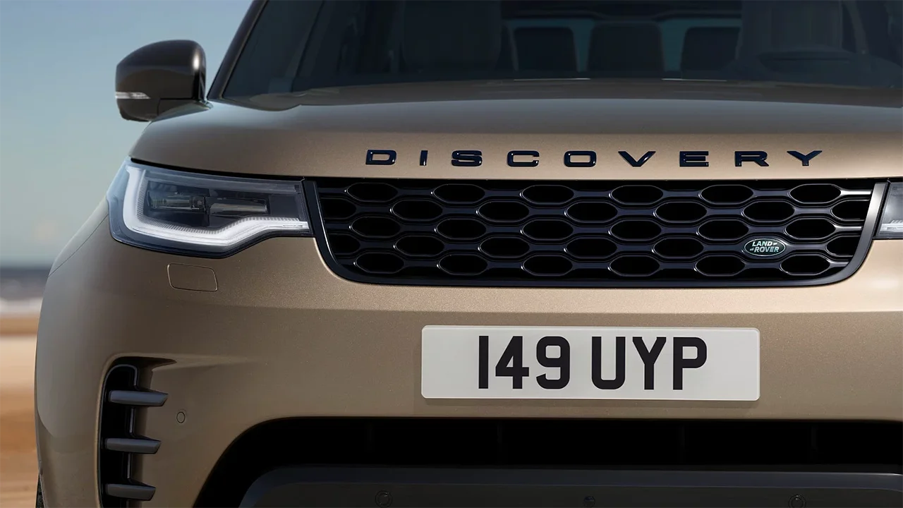 Discovery front detail
