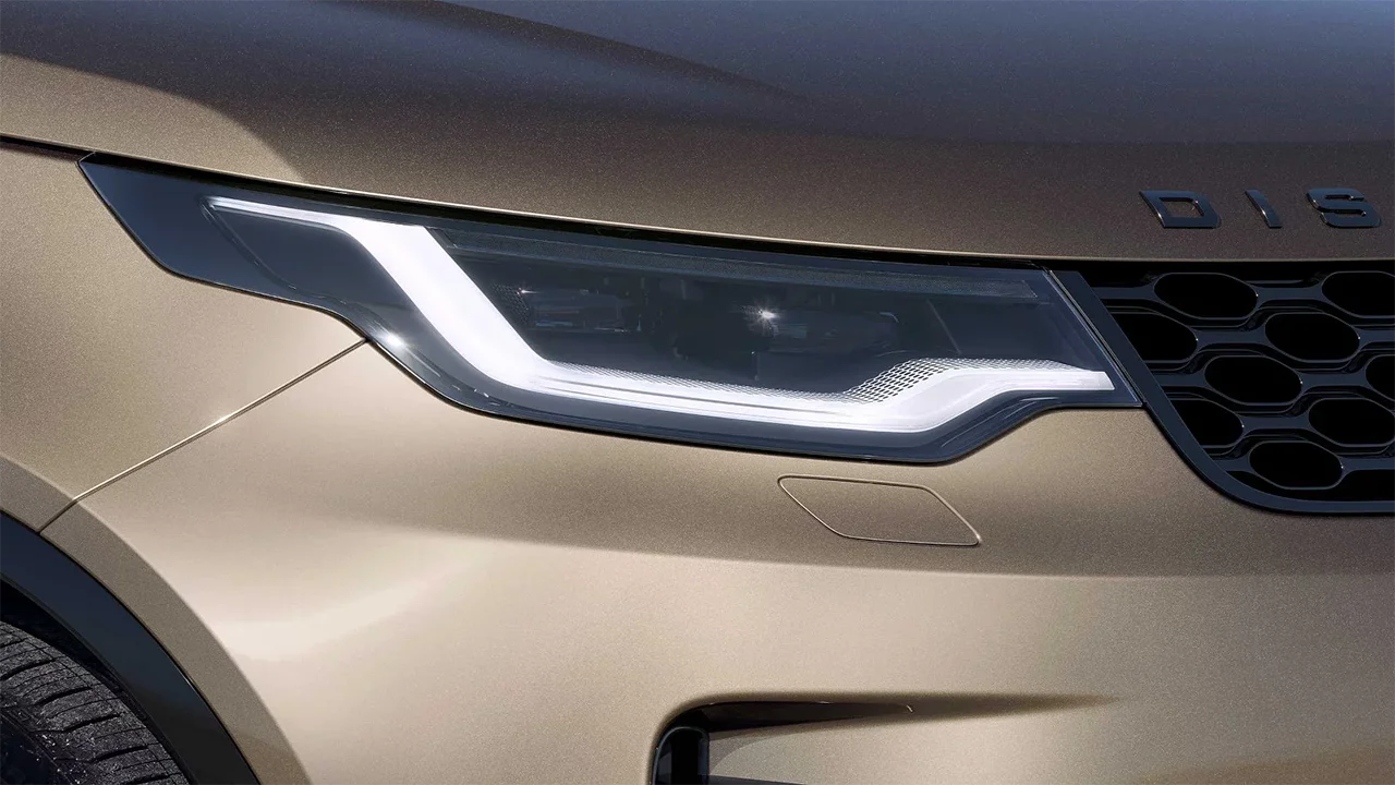 Discvoery headlight detail