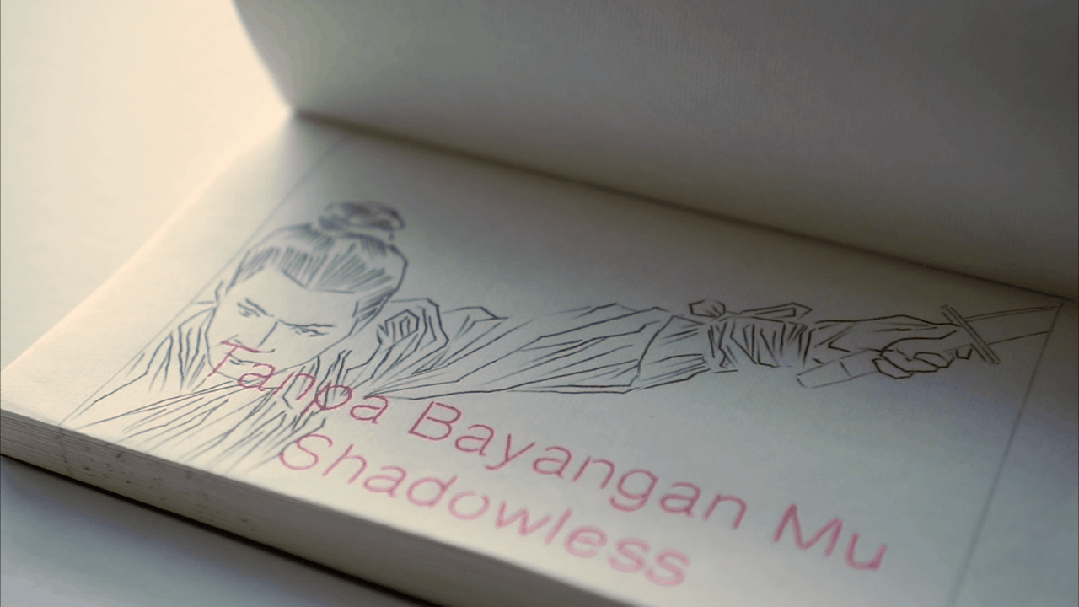 Tanpa Bayangan Mu, pages of the book turning