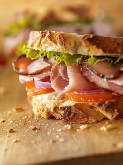 Saval Foodservice Donates Food to Laid Off Restaurant Employees