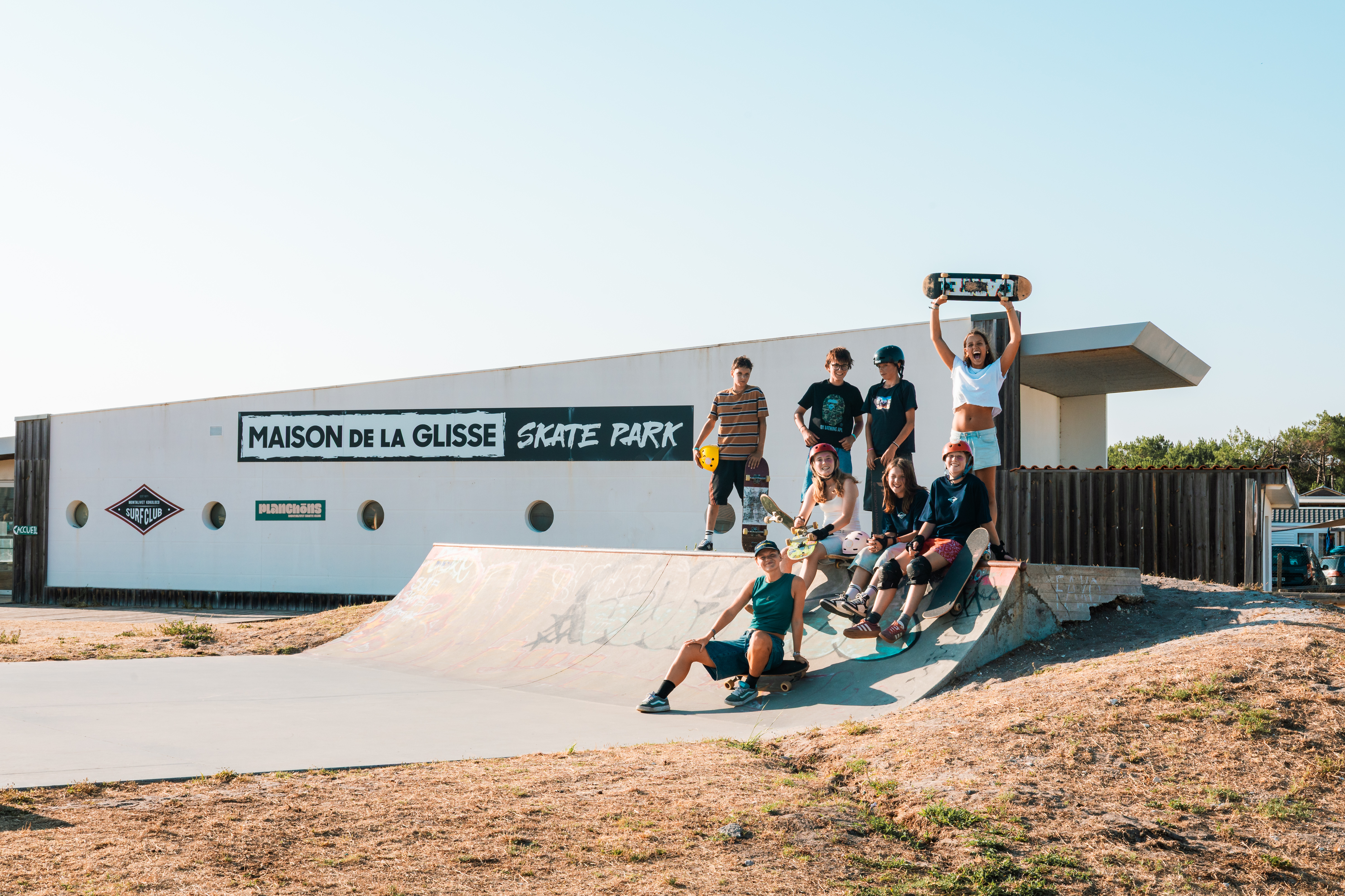Coaching week - groep aan het skatepark