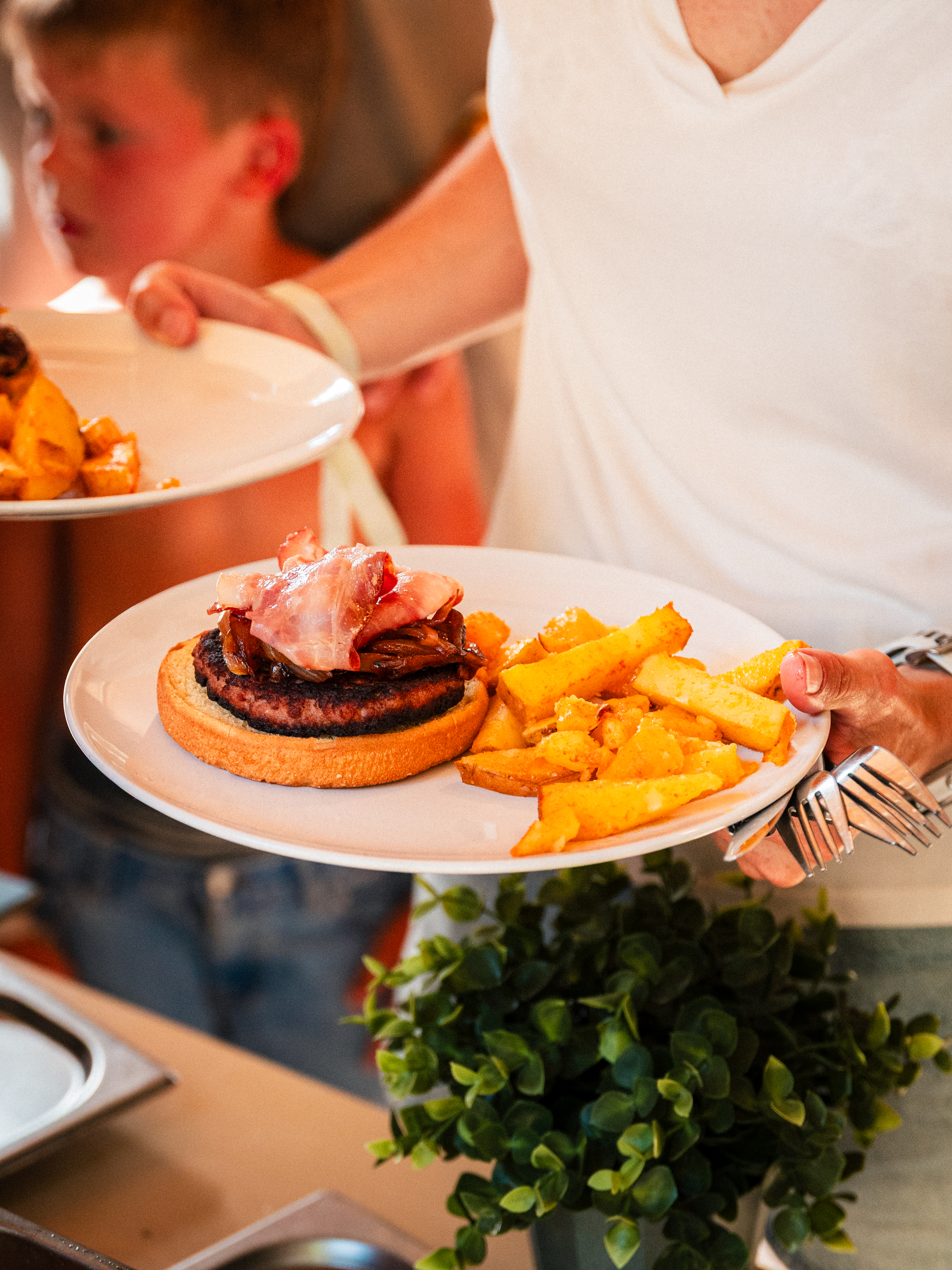 Zarautz family - burger met friet