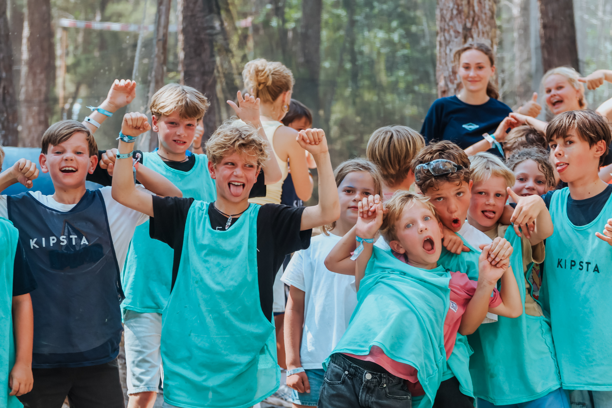 Montalivet family - Kipsta groep in het bos