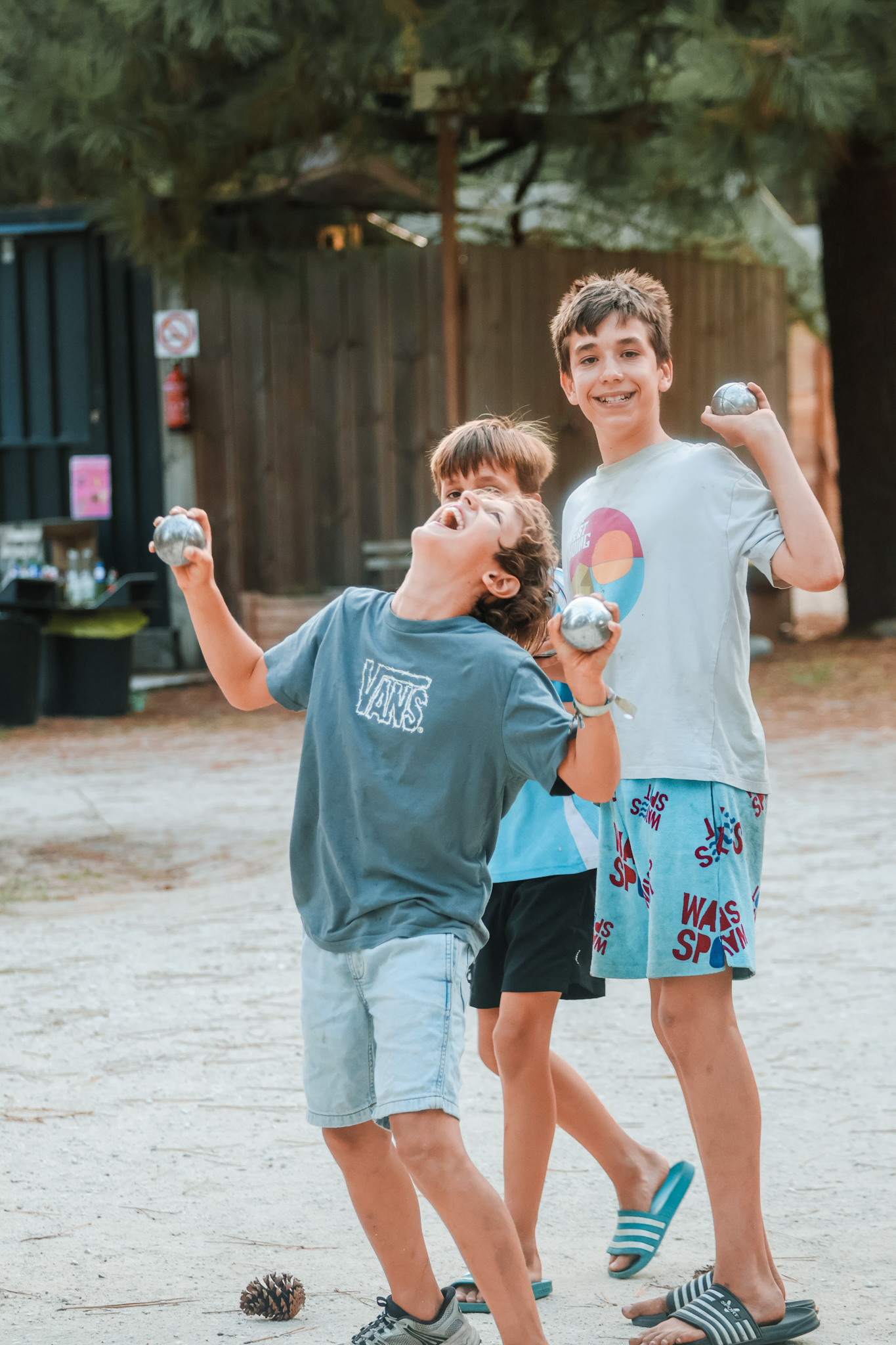 Montalivet family - jongens petanque