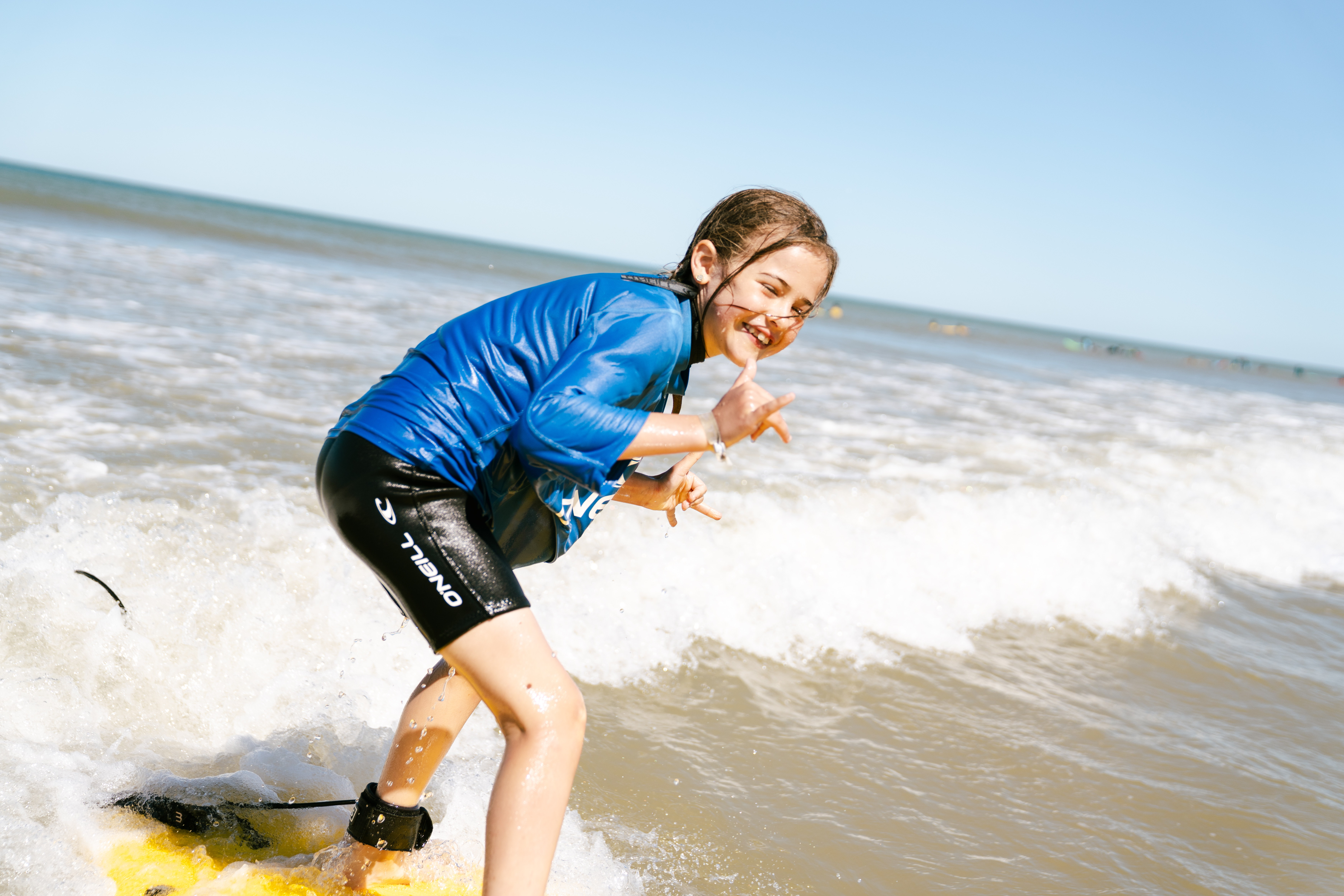 Maxi Monta surf - meisje in blauw shirt