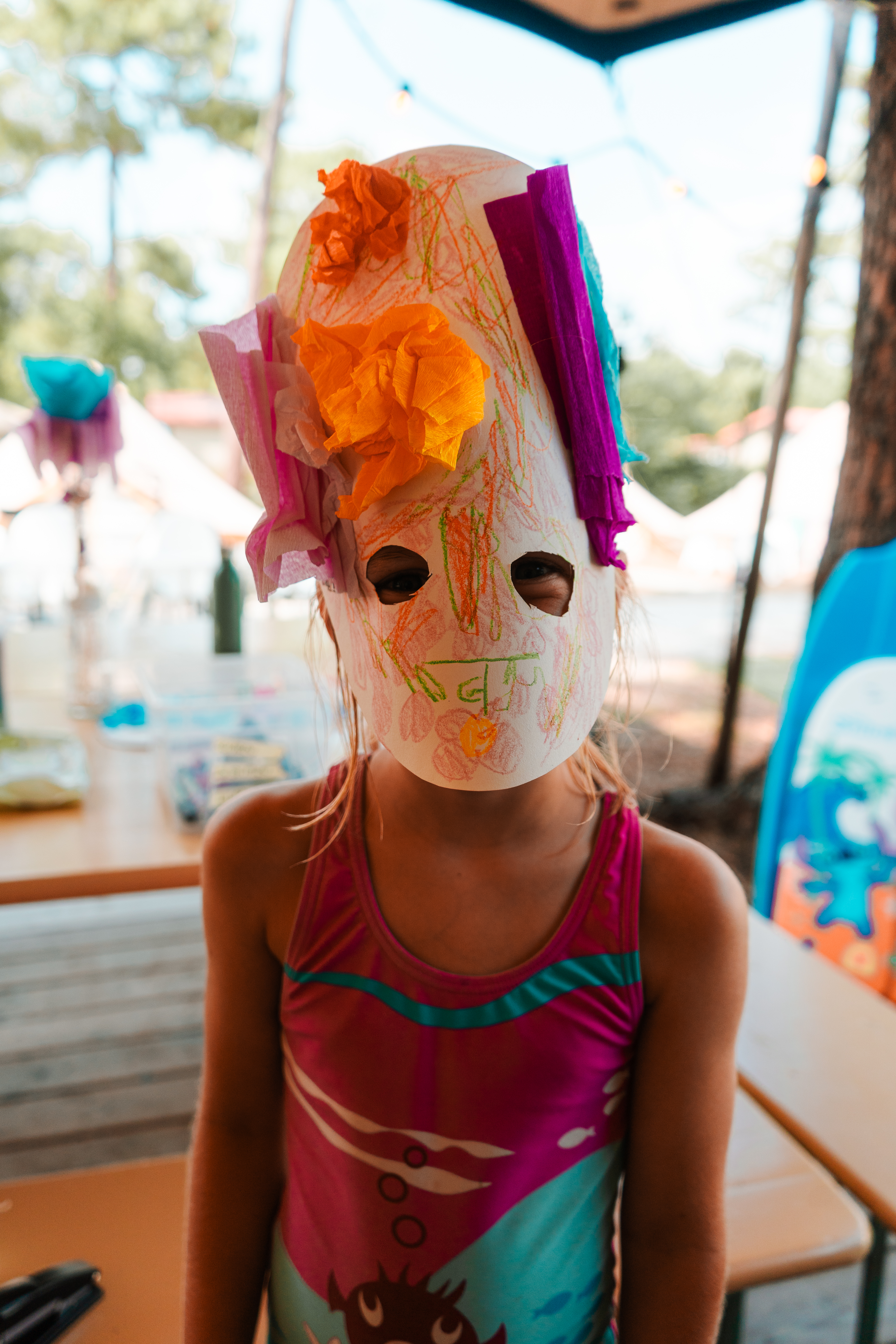 Toddler Week fun - meisje met masker