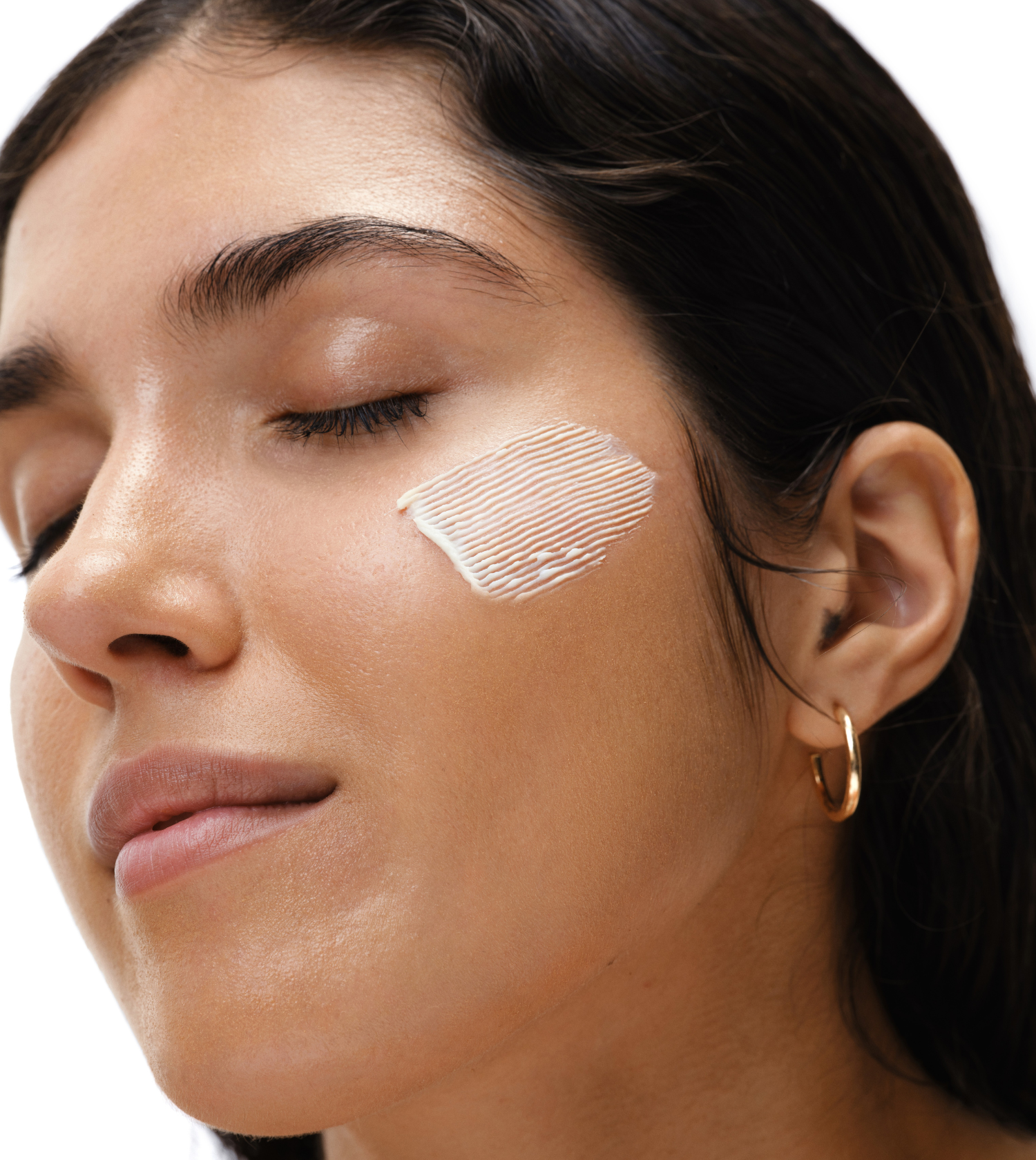 Yes, even your oily skin needs a moisturiser—here's why