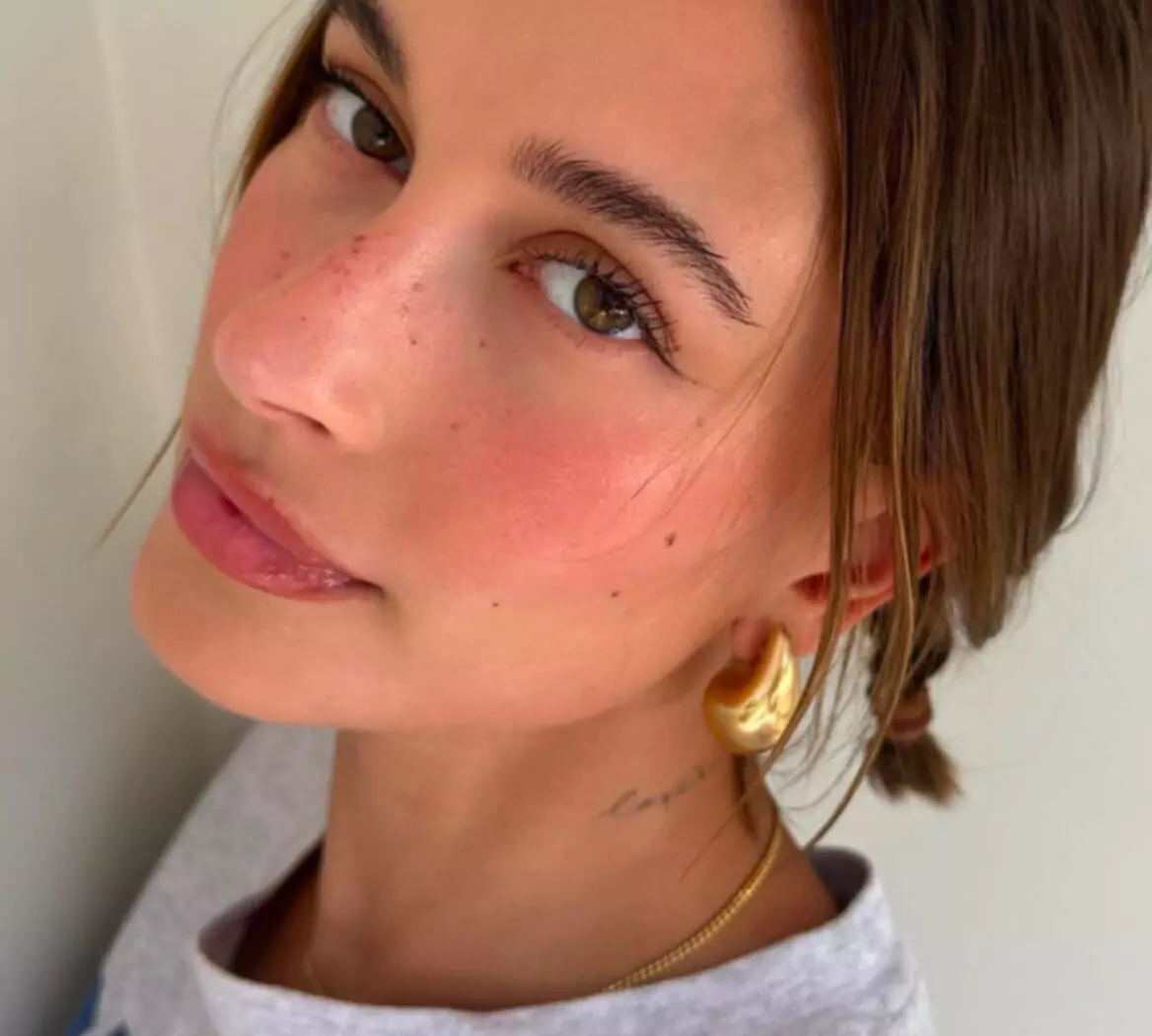 Still obsessed with Hailey’s “strawberry makeup” look? Here’s how to do it