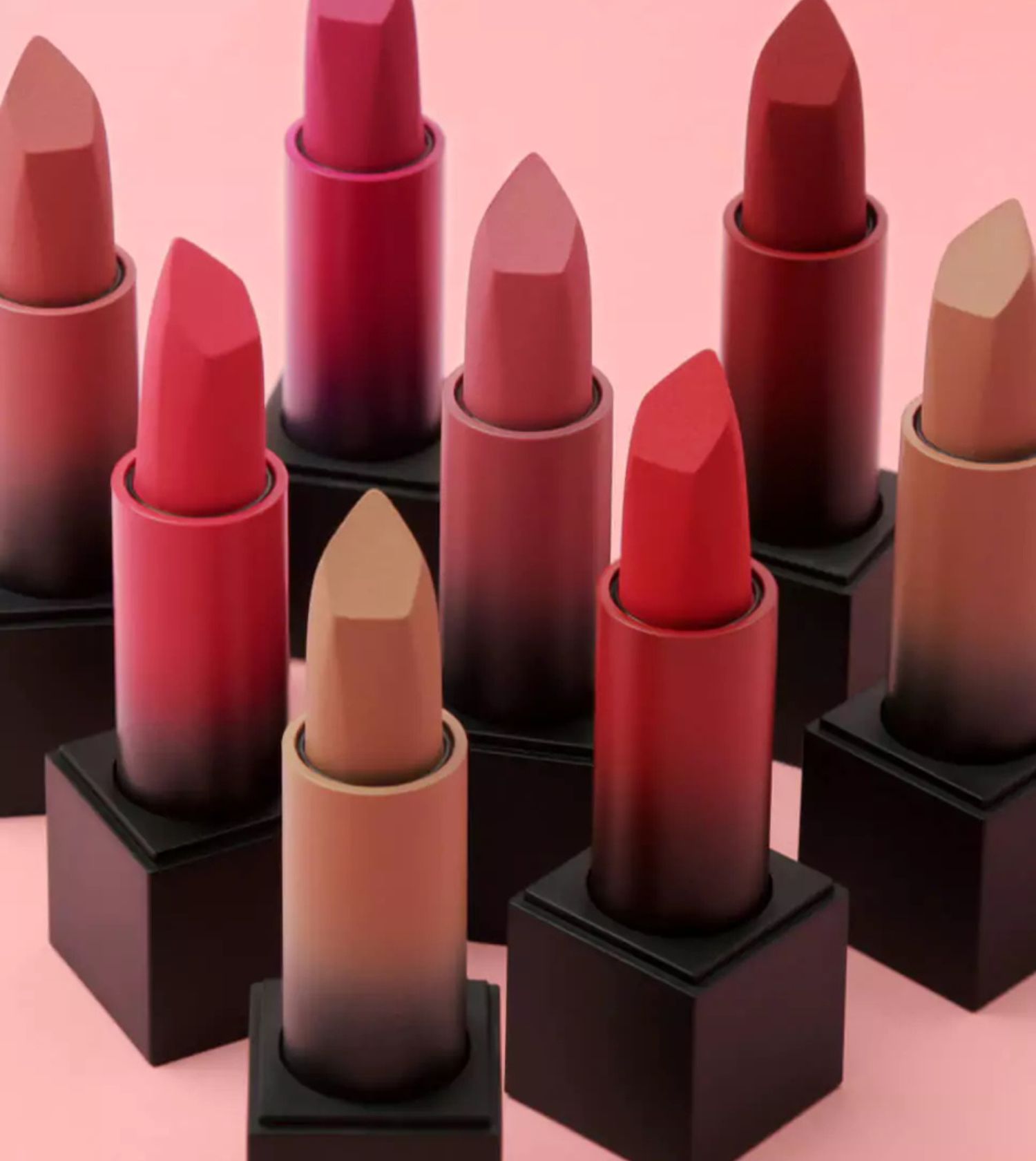 5 beauty essentials to have in your going out-out makeup kit