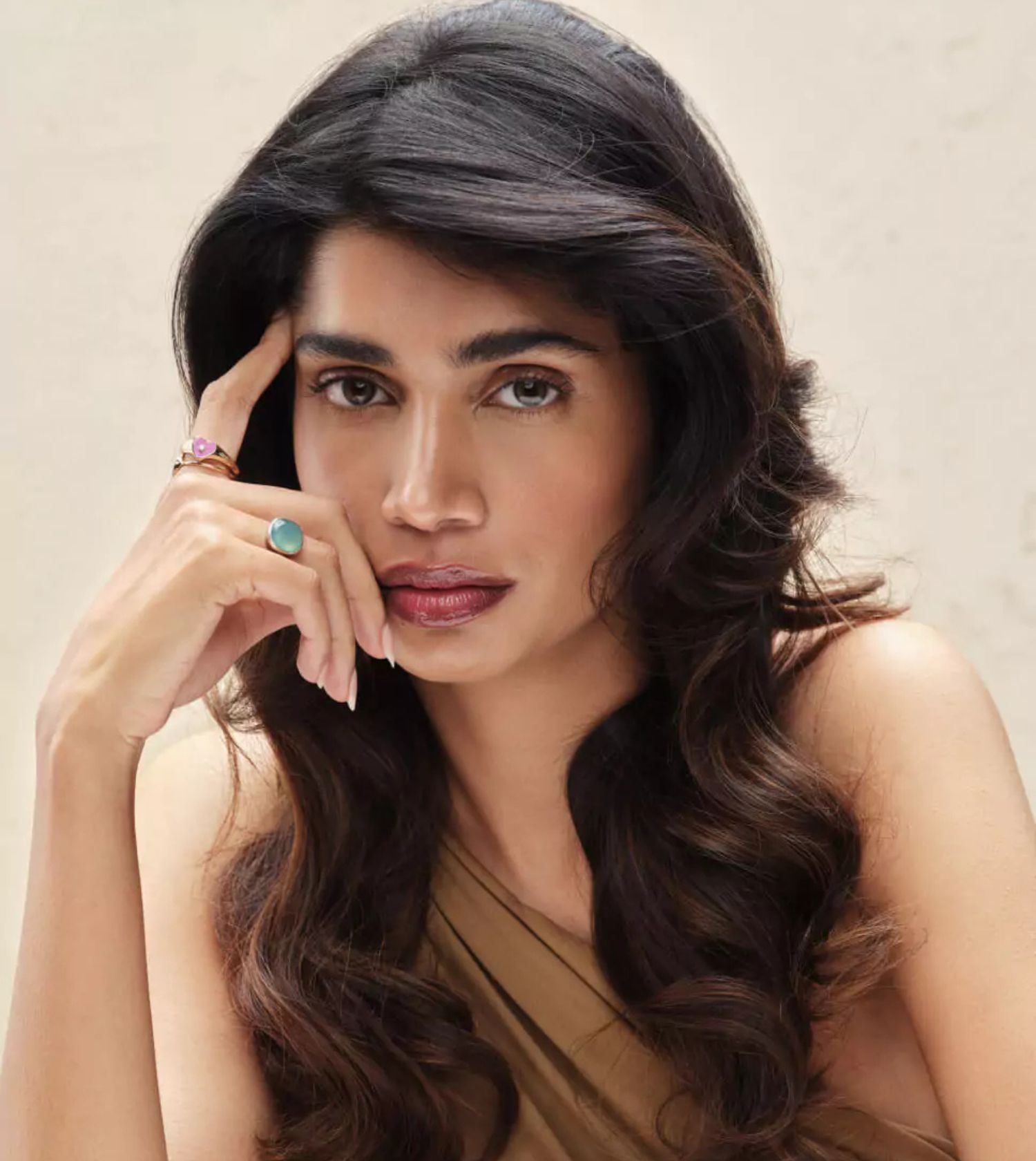 5 anti-frizz hair sprays that’ll save your life rn