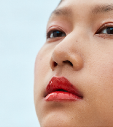 A Celeb MUA shares her top lip gloss and lip oil picks