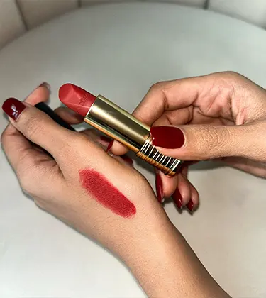 A foolproof guide to applying lipstick on dry lips