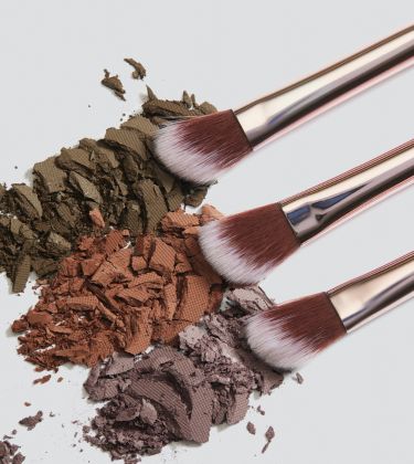 Trying to sculpt your face? These 5 beginner-friendly contouring hacks will help