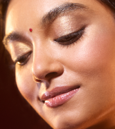 7 wedding essentials every bride should pack in her survival kit