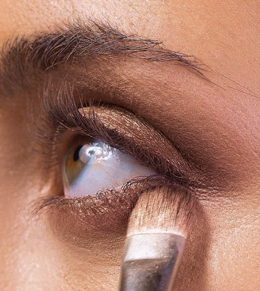 How to create five eye looks with one eyeshadow palette