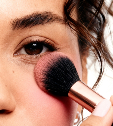 Everything you need to know before recreating the under-eye blush trend