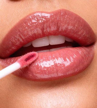 How to choose the right lip colour for your undertone