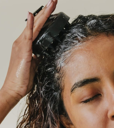 9 anti-dandruff shampoos that will sort your monsoon scalp