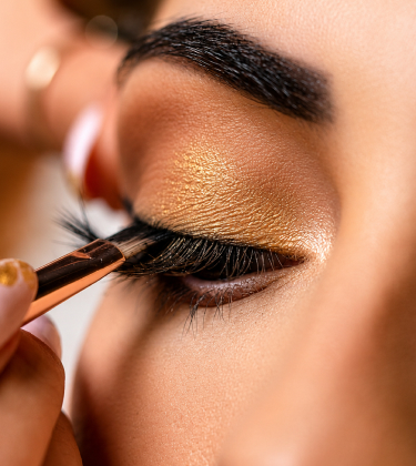 Get a full festive face of makeup for under ₹1,999