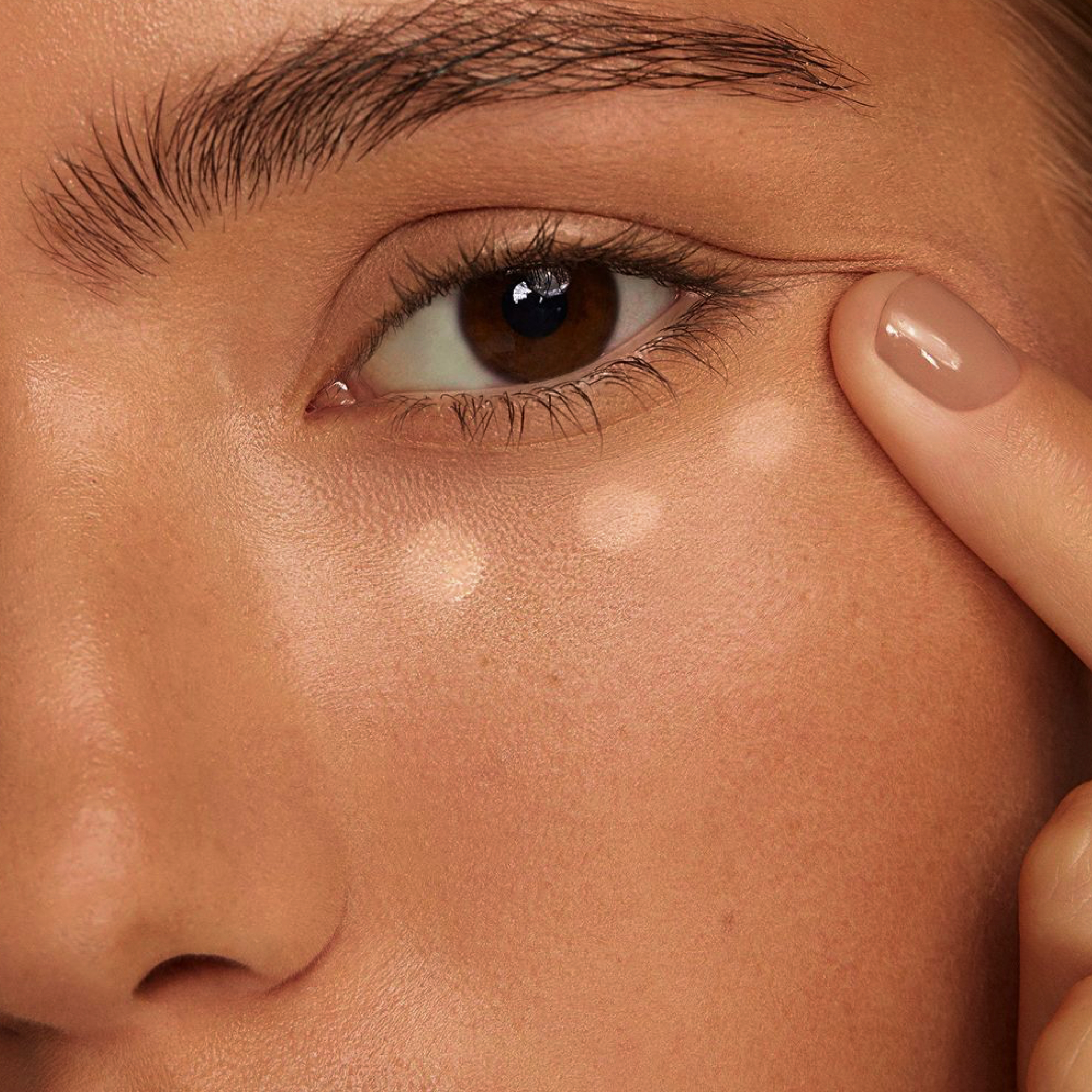 Celebrity makeup artist on how to set your undereyes the right way
