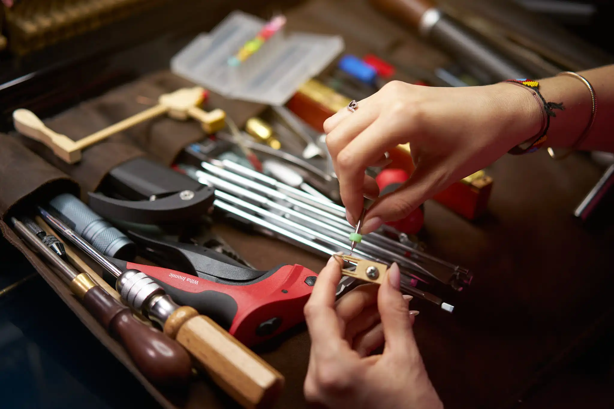 Klavierstimmer-Berlin â Austausch und Reparatur von Achsen und Kapseln