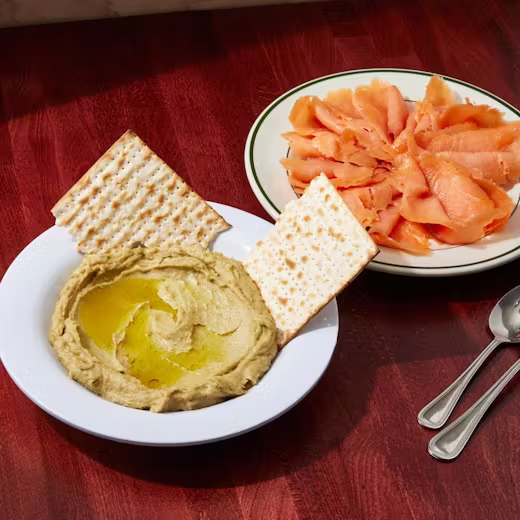 SMOKED SALMON WITH CHICKPEA HUMMUS