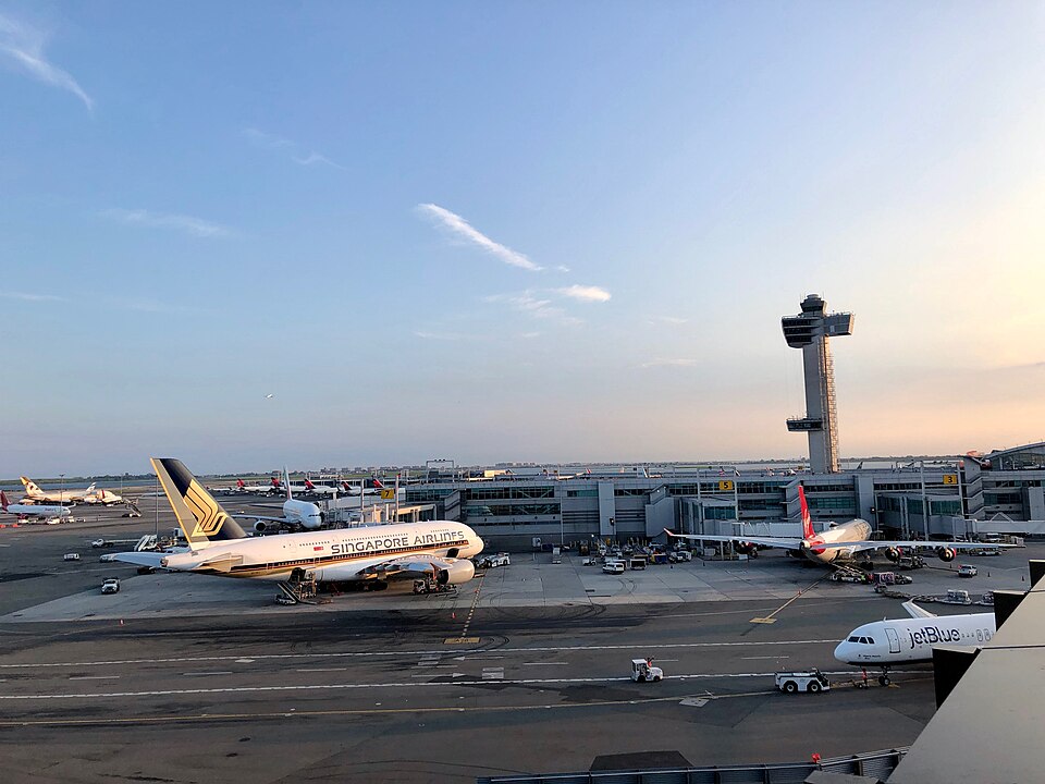 JFK International Airport Traffic Signing and Wayfinding