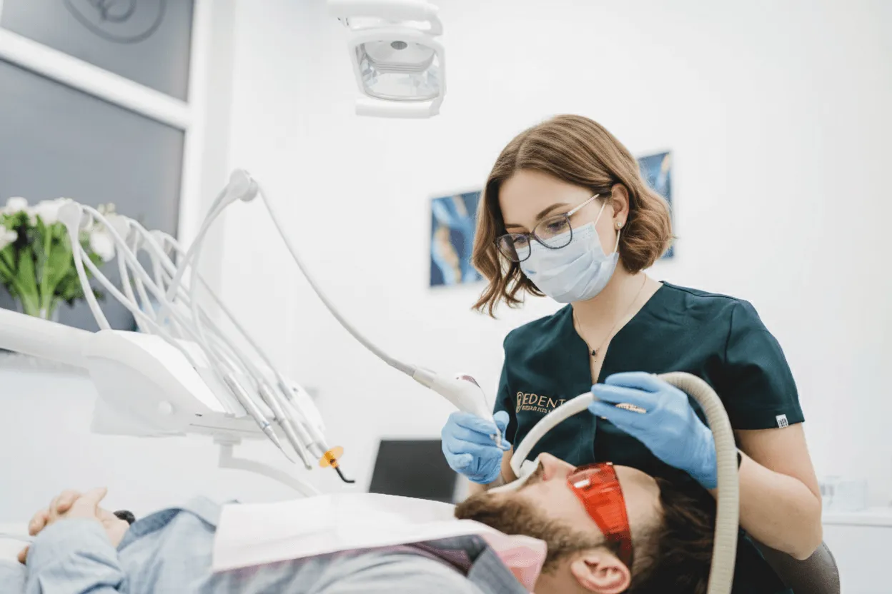 wybielanie-zebow-warszawa