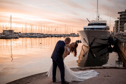 nygifta, brunnbykyrka