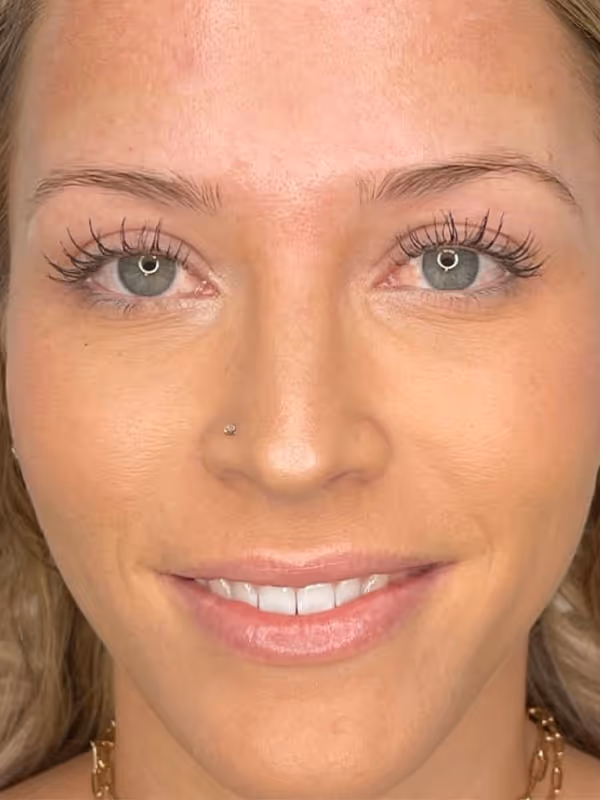 CAMILLE_MICROBLADING
