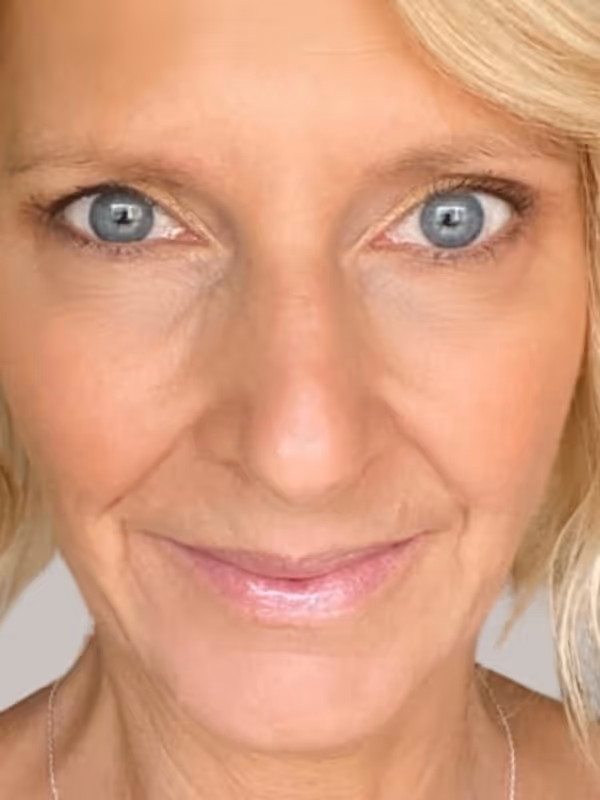 CAMILLE_MICROBLADING