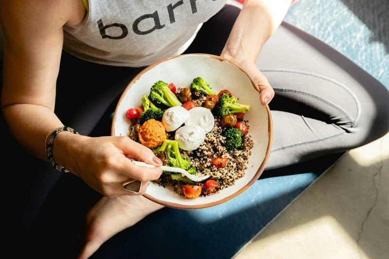 Healthy diet choices and digestive wellness concepts related to understanding IBD vs IBS