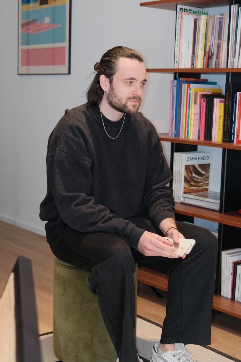 Lucas au studio.