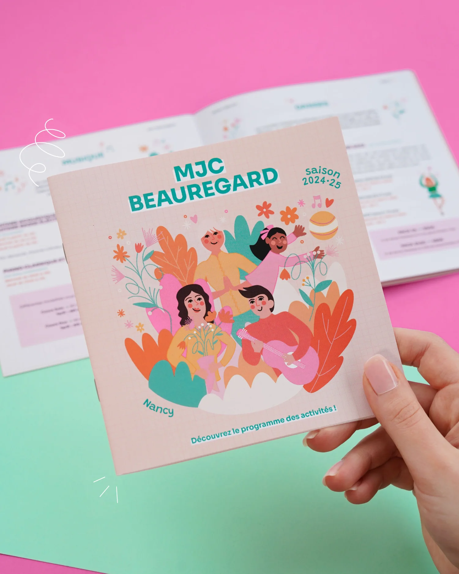 Dépliant de saison pour la MJC Beauregard