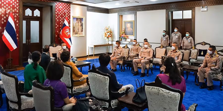 ปริญสิริ ส่งมอบเลนส์ 3 มิติความละเอียดสูง สำหรับผ่าตัดผ่านกล้องระบบ 3 มิติ แก่โรงพยาบาลสมเด็จพระปิ่นเกล้า กรมแพทย์ทหารเรือ