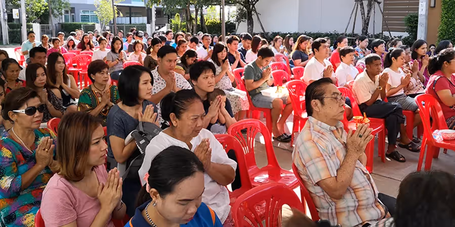 กิจกรรมทำบุญตักบาตรที่โครงการซิตี้เซนส์ พระราม 2-ท่าข้าม