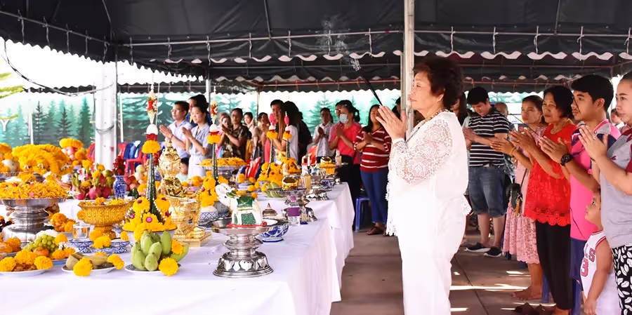 กิจกรรมทำบุญตักบาตร และพิธีตั้งศาลท่านท้าวมหาพรหม และศาลเจ้าที่ ตา, ยาย ณ โครงการซิตี้เซนส์ พระราม 2-ท่าข้าม