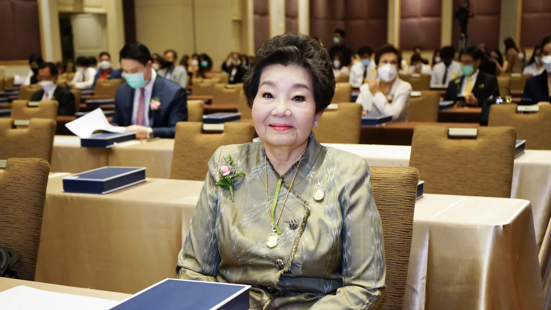 คุณสิริลักษณ์ โกวิทจินดาชัย รับโล่เกียรติยศ เชิดชูเกียรติ “บุคคลคุณภาพแห่งปี 2021”