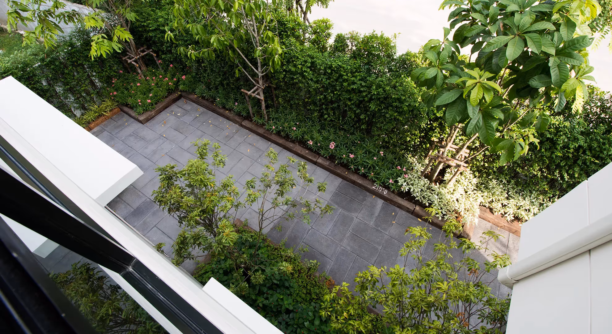 พื้นที่สวนข้างบ้าน บ้านเดี่ยว ซีรีน พระราม 2 - ท่าข้าม