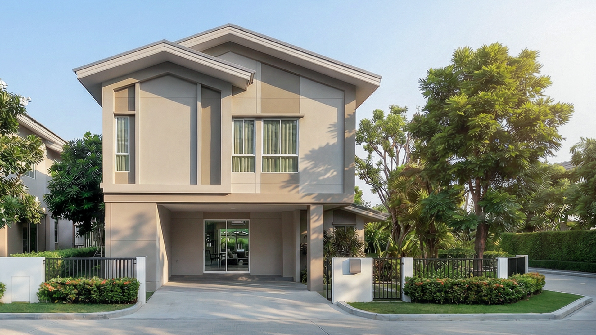 บ้านเดี่ยว สาย 5 สไตล์โมเดิร์น ฟังก์ชัน 5 ห้องนอน ดีไซน์โปร่ง โล่ง พร้อมส่วนกลางสุดอลังการกว่า 2 ไร่