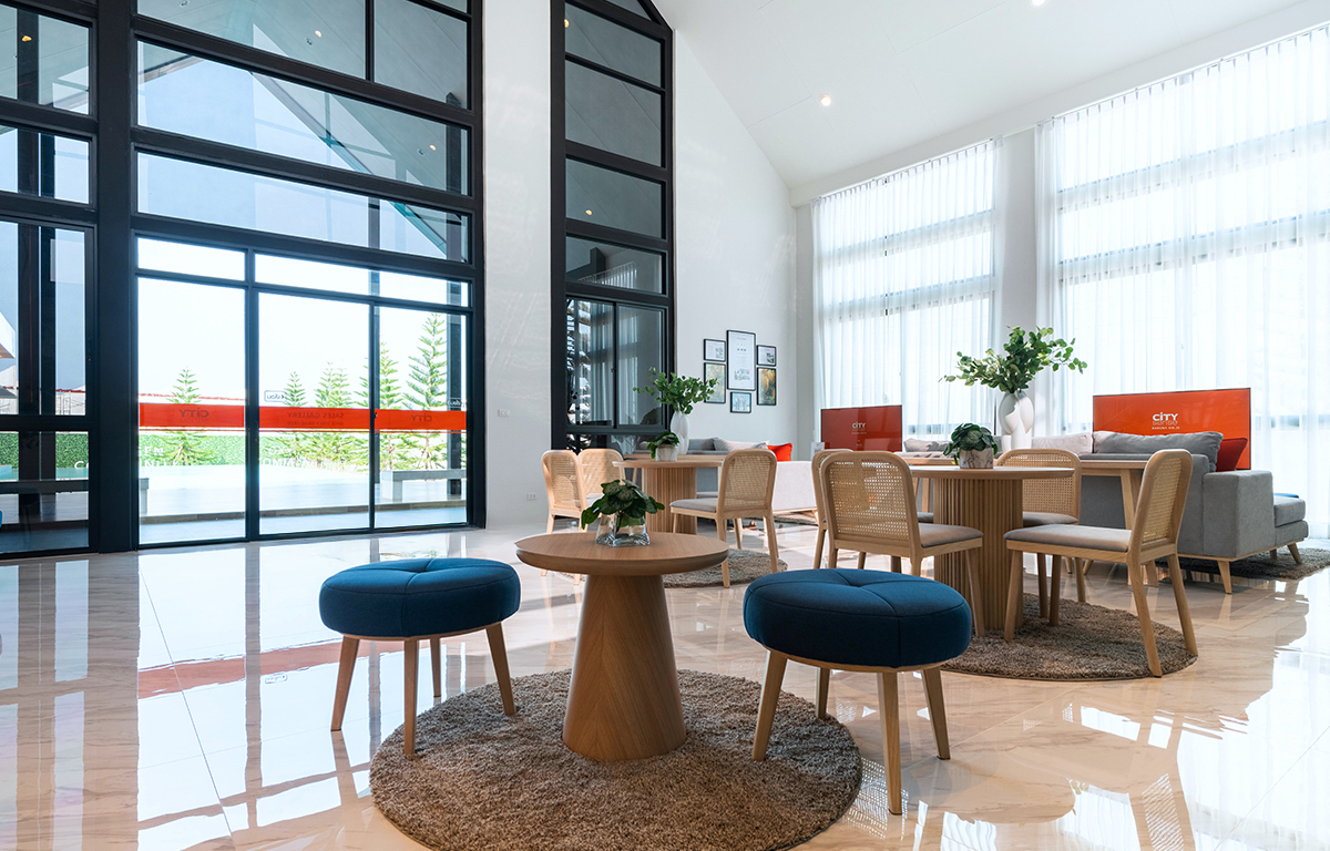 O₂ CLUB สโมสรดีไซน์ Modern Barn พร้อมสระว่ายน้ำระบบเกลือขนาดใหญ่