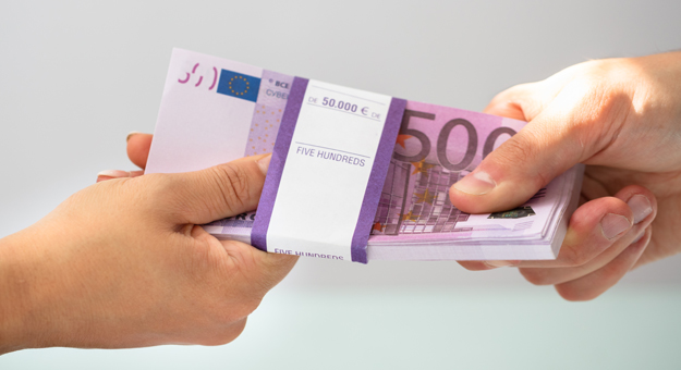Wat zijn de maandlasten als ik 50.000 euro wil lenen?