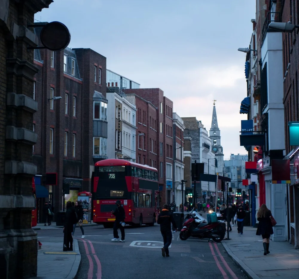 How to Reach Our Earl's Court Dental Clinic by bus
