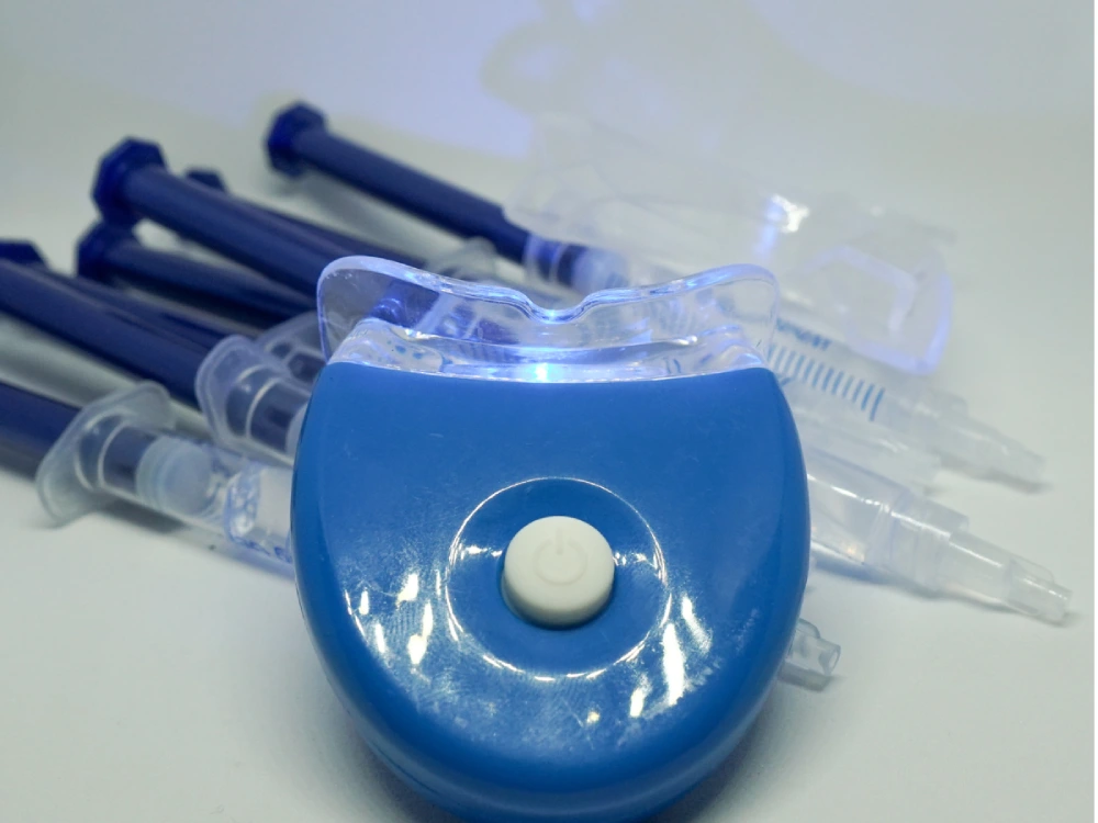How to Choose Between Professional and At-Home Teeth Whitening