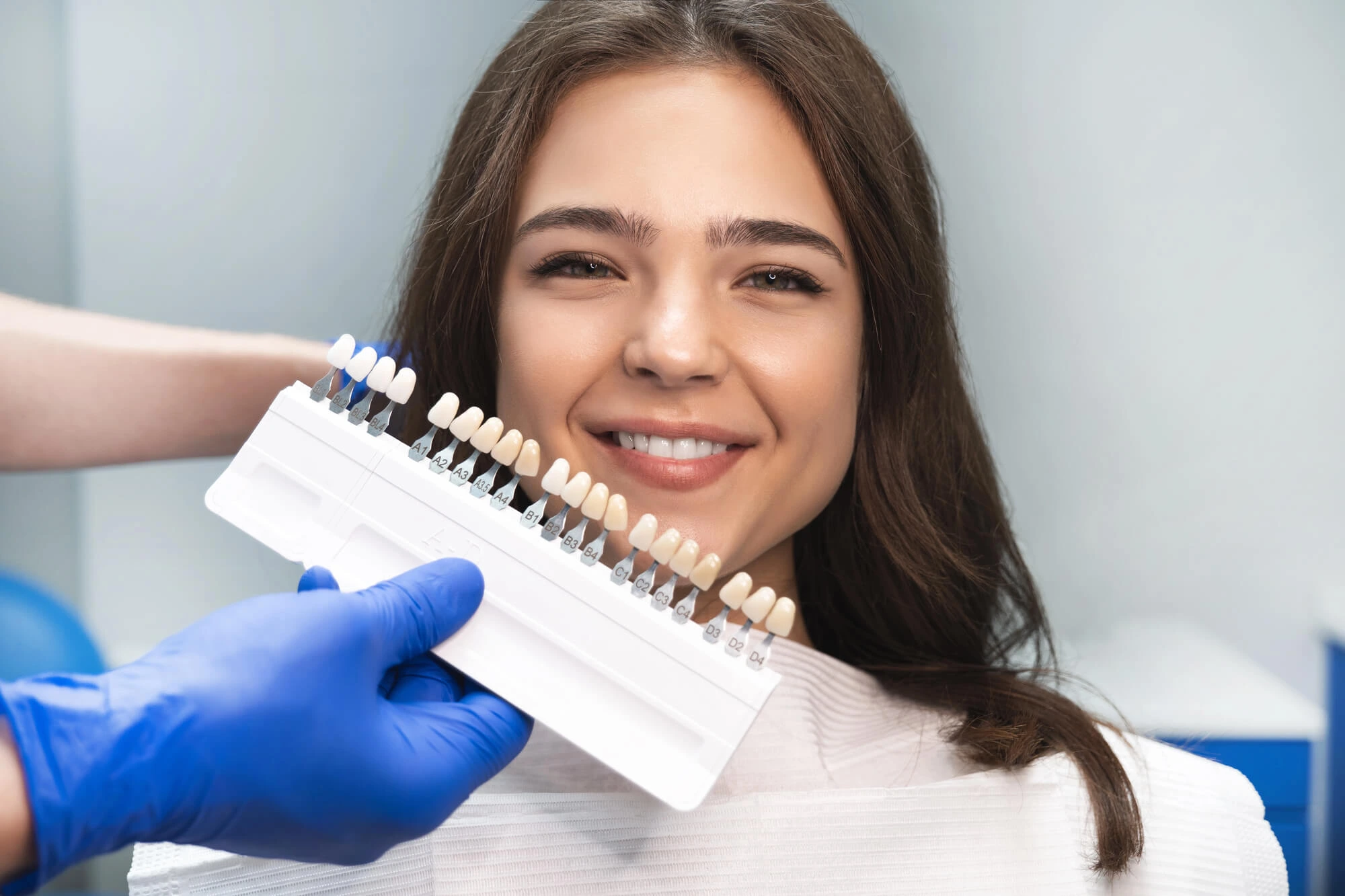 Dental Bonding vs. Veneers: How to Know Which One You Need