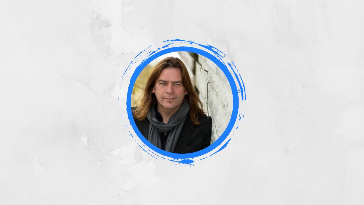 Headshot of Alan Doyle