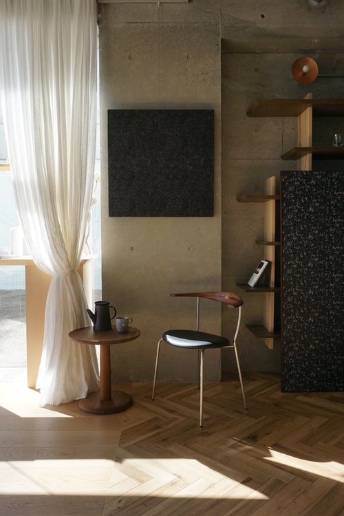 PP701 / Walnut Oil (Seat:black leather)