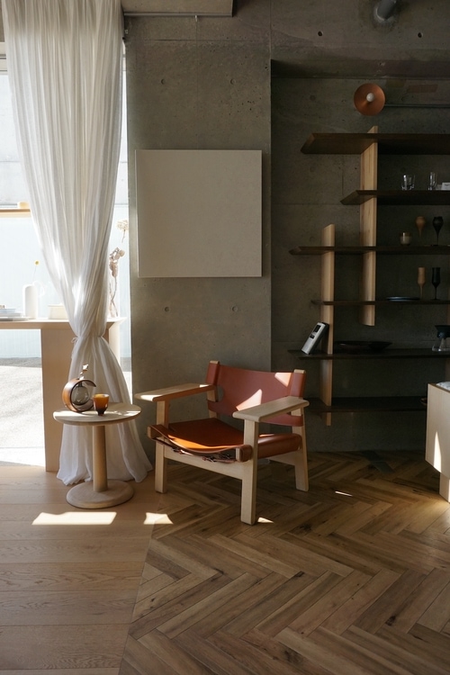 The Spanish Chair / Oak Soap / Cognac Leather